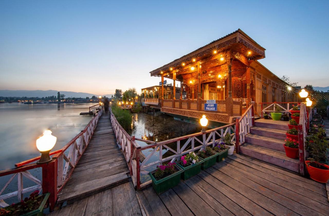 Kolu Group Of Houseboats Hotell Srīnagar Eksteriør bilde